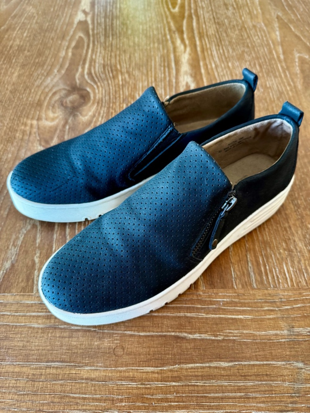 Cushionaire black Nissa slip on sneakers 8M - Picture 4 of 13